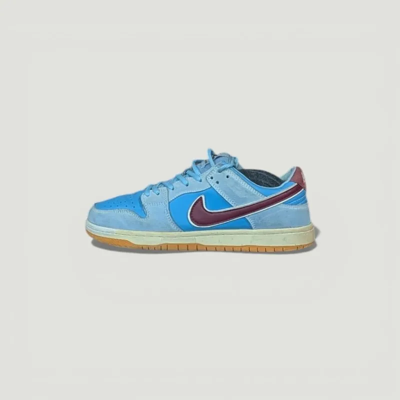 Nike SB Dunk Low Philadelphia Phillies